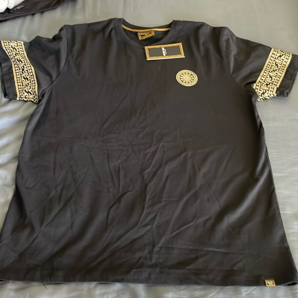 Men’s black tee. Sz XL